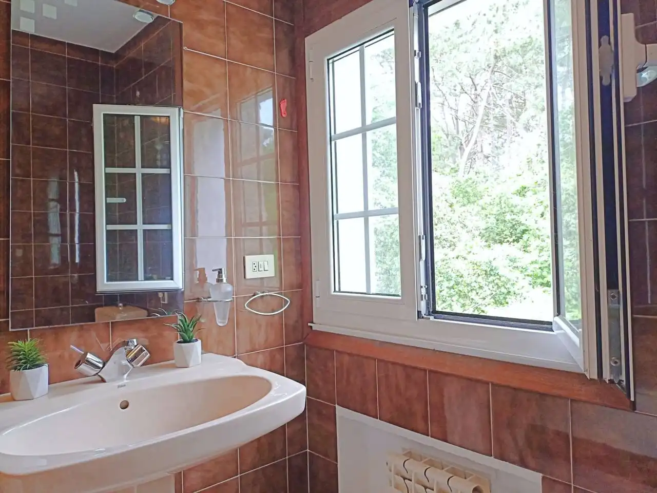 Baño de Casa o chalet en venta en Oleiros con Calefacción
