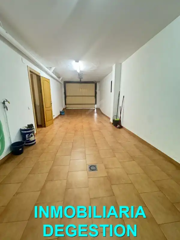 Casa adosada en venta en Linarejos