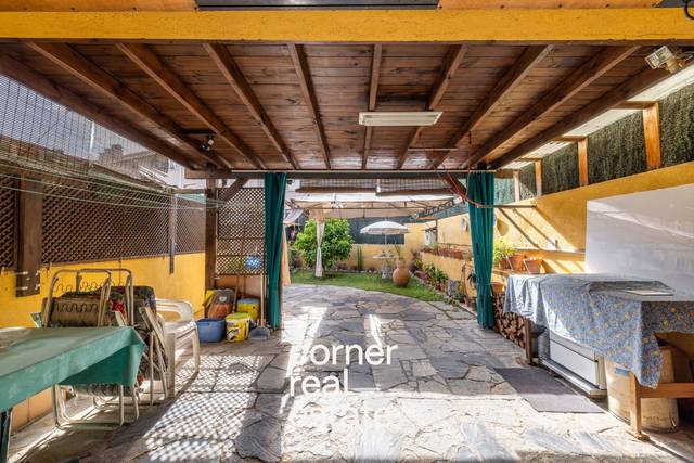 Casa adosada en Venta en  ISABEL LA CATOLICA en Can Clos - Pinetons