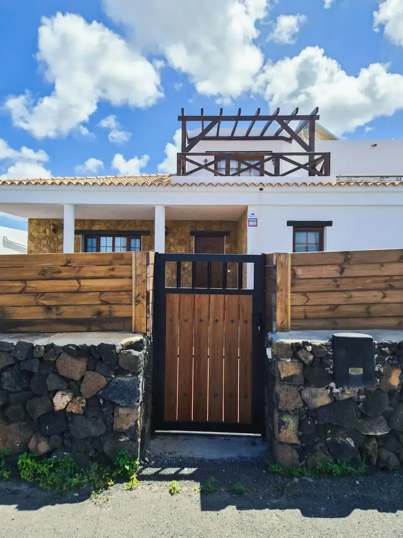 Vista exterior de Casa o chalet en venta en La Oliva