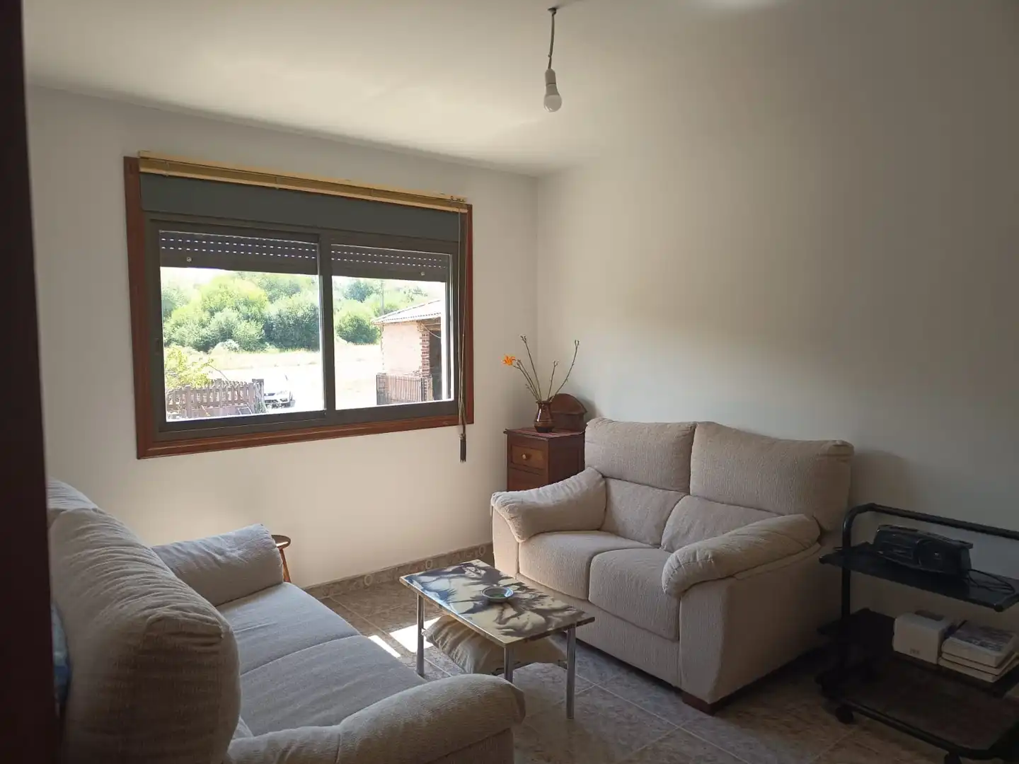 Sala d'estar de Casa o xalet en venda en Sober amb Jardí privat, Terrassa i Moblat