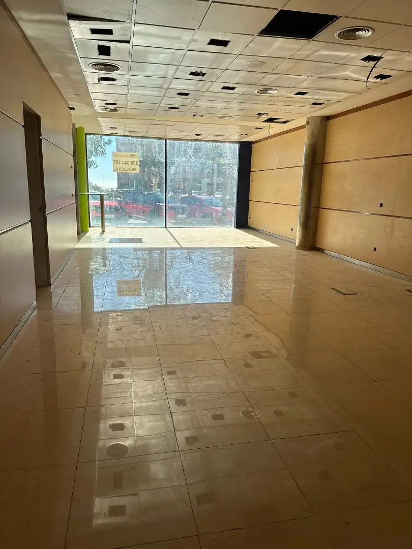 Business premises to rent in Avenida de Carlos III, imagen 2