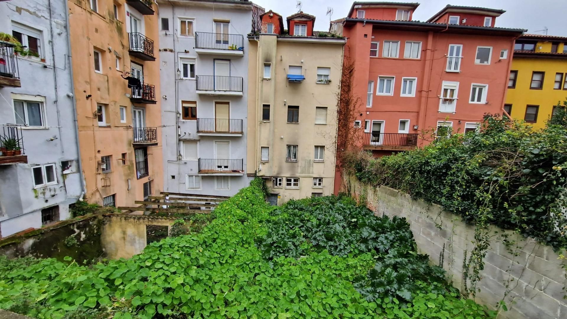 Vista exterior de Pis en venda en Santander amb Jardí privat