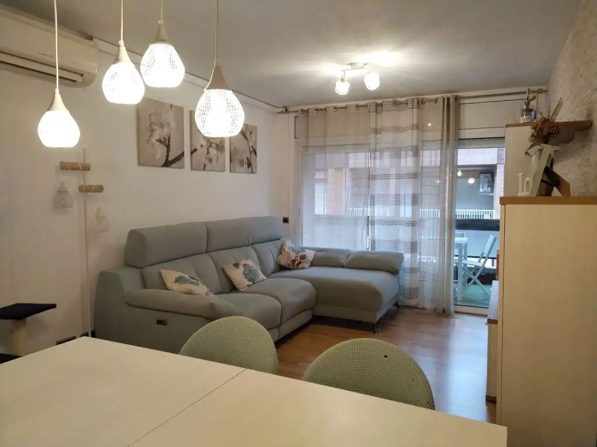 Living room of Flat for sale in Tortosa  with Parquet flooring, Terrace and Storage room