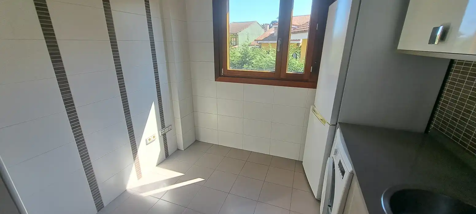 Cuina de Pis en venda en Gijón  amb Calefacció i Parquet