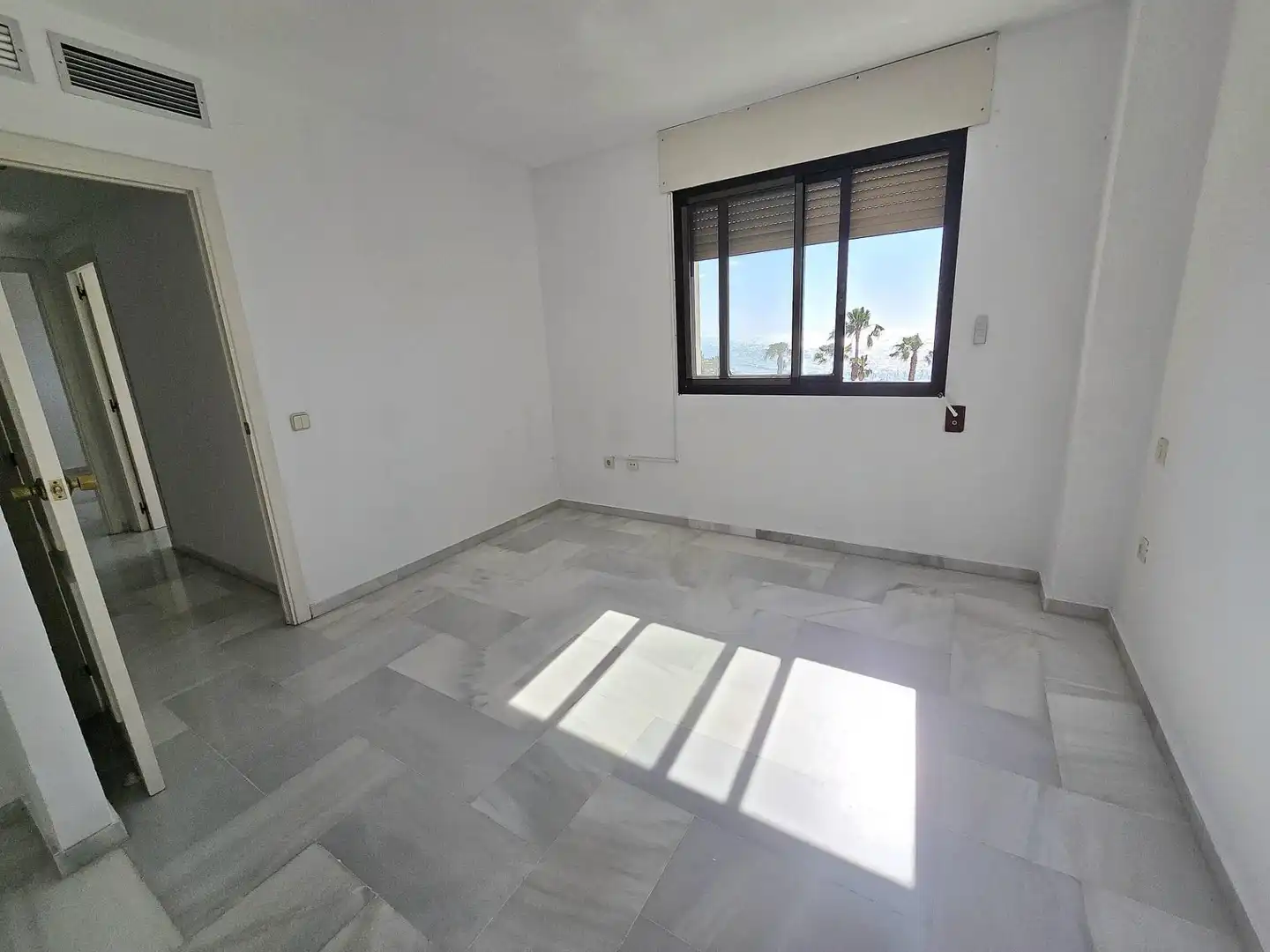 Habitación de Piso en venta en Torremolinos con Aire acondicionado, Terraza y Trastero