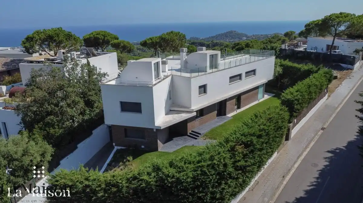 Vista exterior de Casa o xalet en venda en Sant Andreu de Llavaneres amb Aire condicionat, Calefacció i Jardí privat
