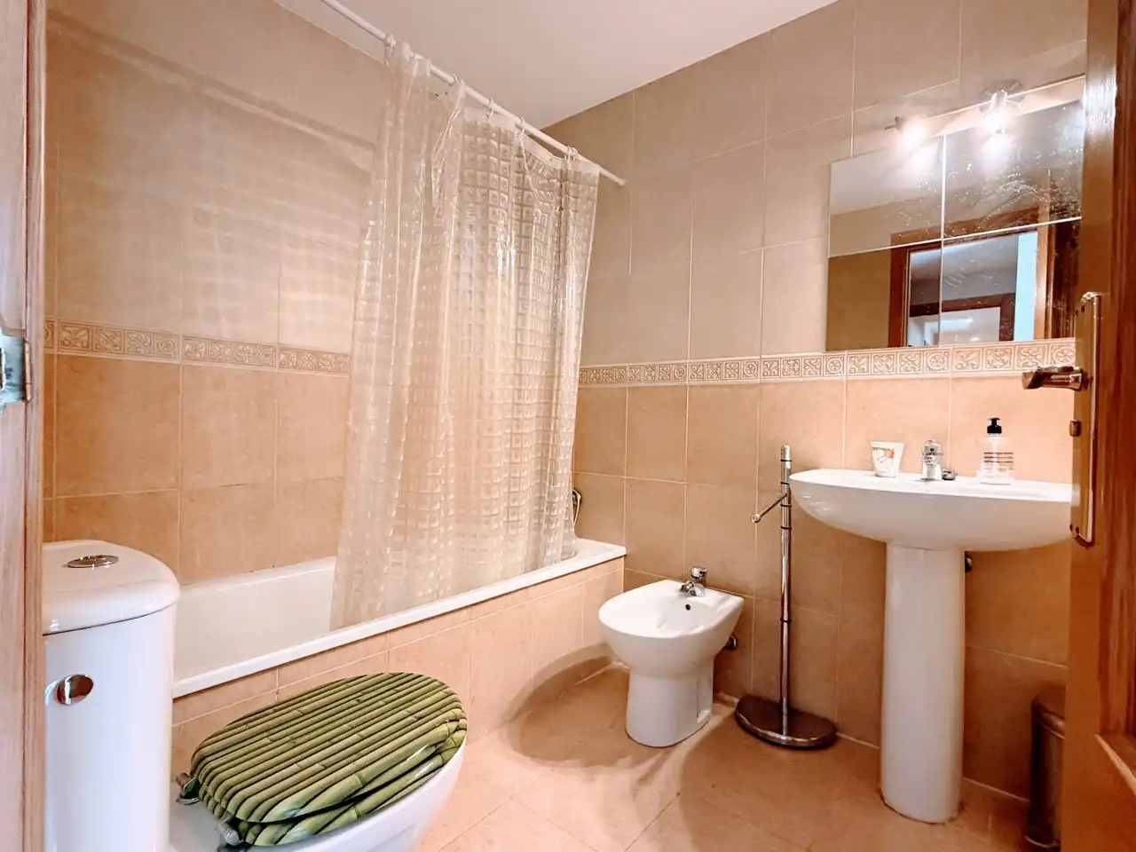 Baño de Piso de alquiler en Madrid con Aire acondicionado, Calefacción y Terraza