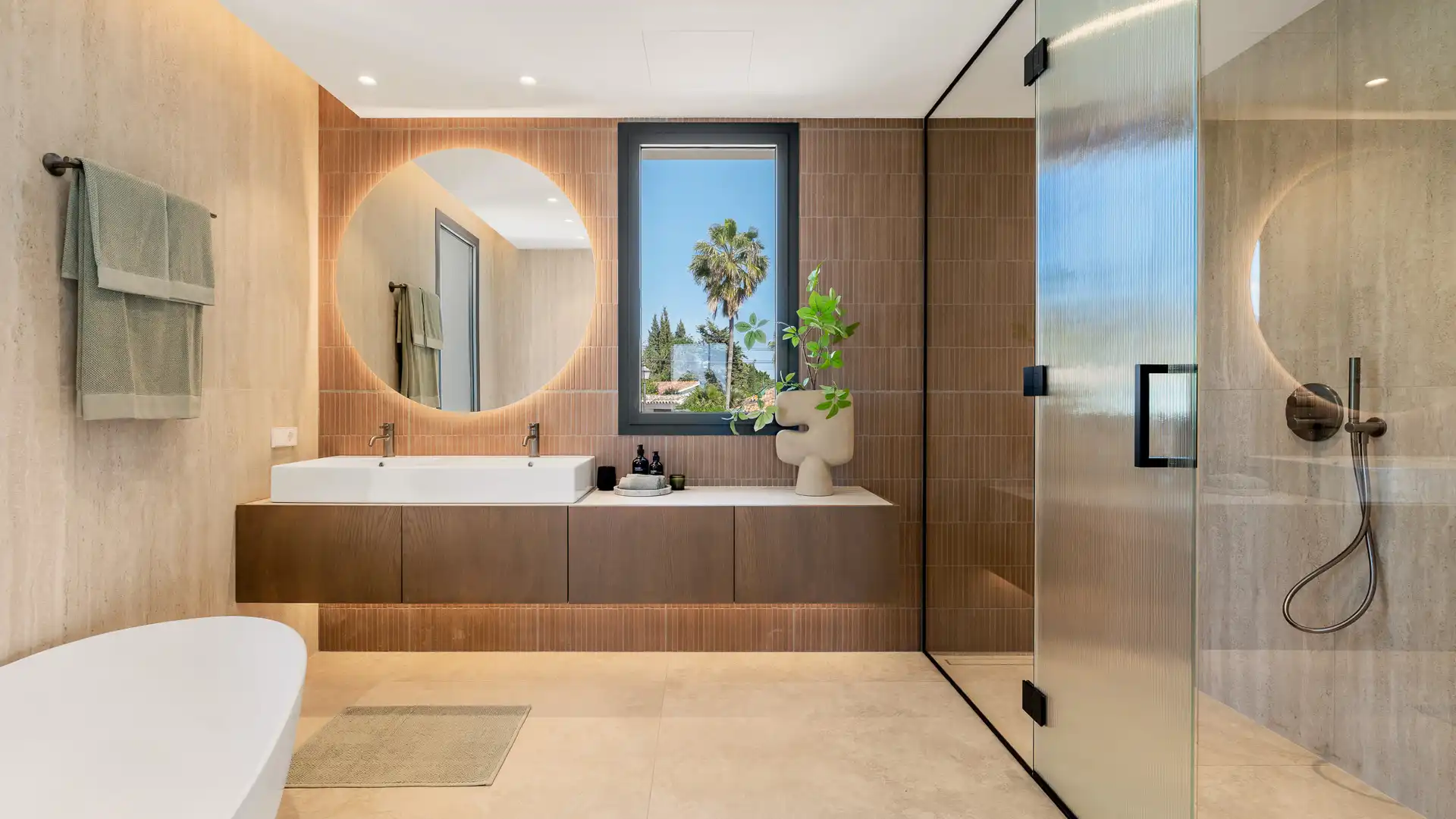 Baño de Casa o chalet en venta en Marbella con Aire acondicionado, Jardín privado y Terraza