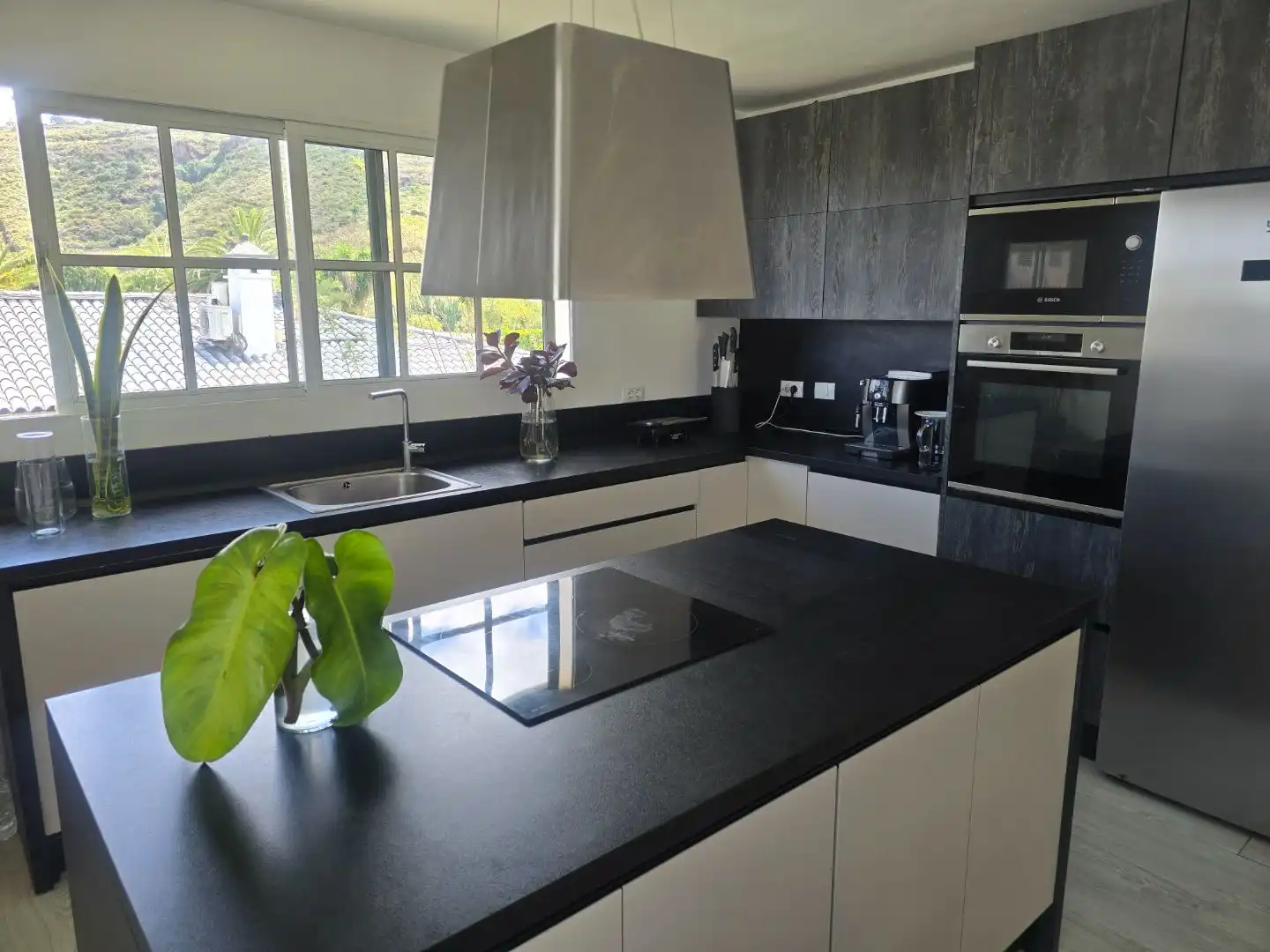 Detached house with garden for sale in Calle Camelia 162