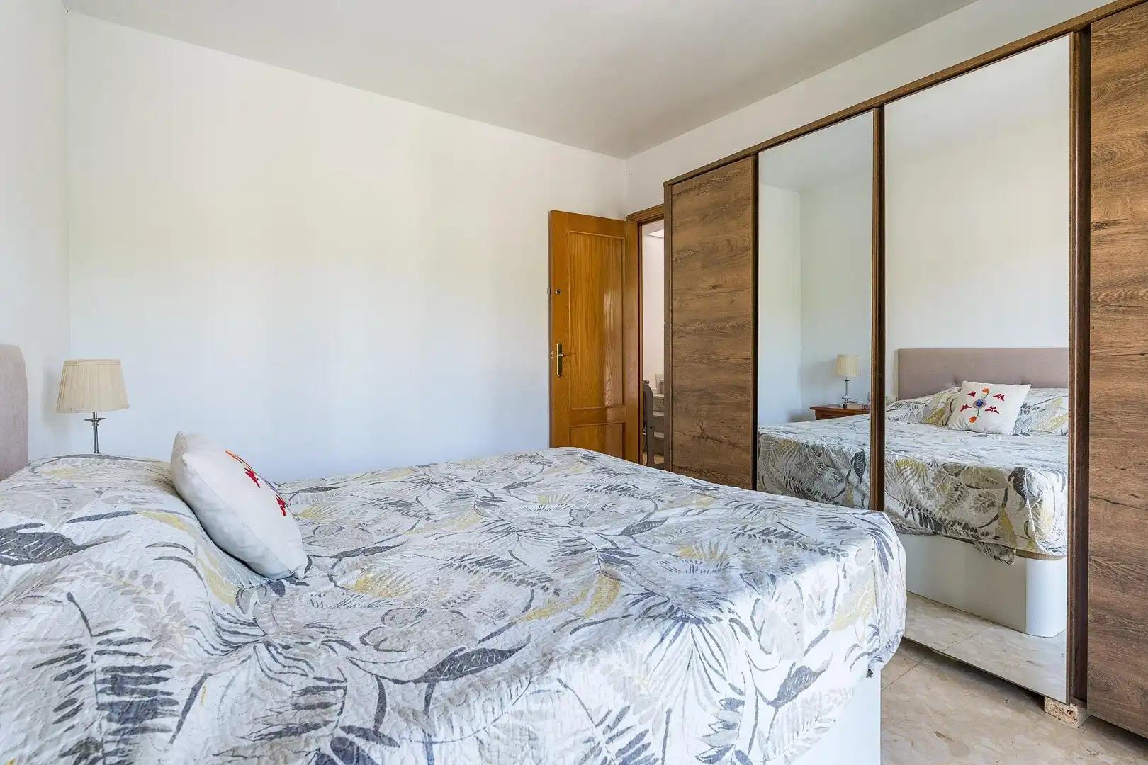 Habitación de Casa adosada en venta en Norte