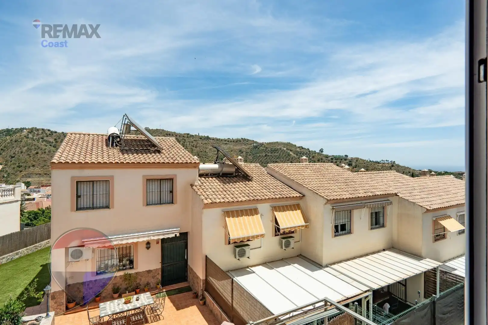 Außenansicht von Einfamilien-Reihenhaus zum Verkauf in Rincón de la Victoria mit Klimaanlage, Terrasse und Abstellraum