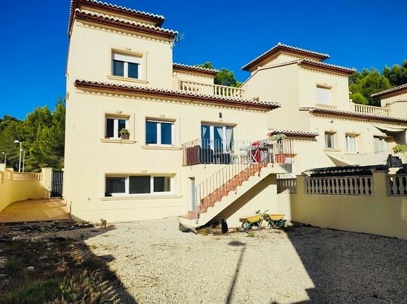 Exterior view of Single-family semi-detached for sale in Calpe / Calp  with Air Conditioner, Heating and Private garden