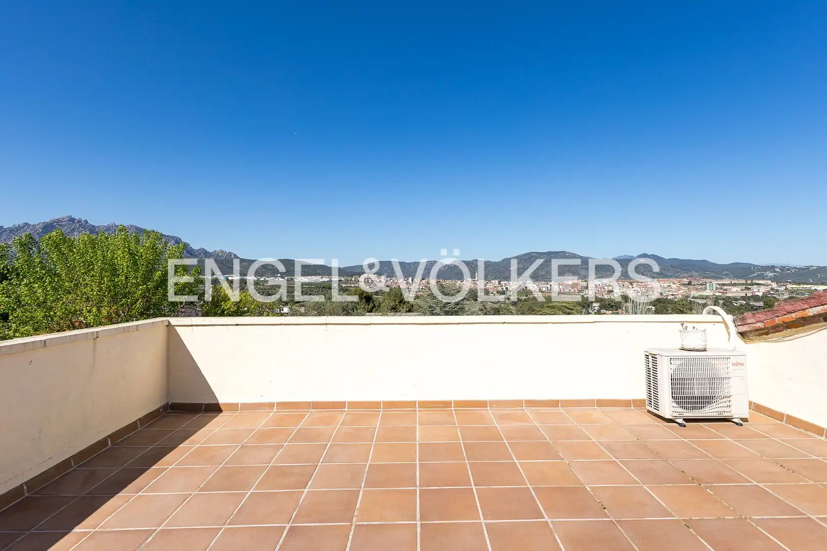 Terraza de Casa o chalet en venta en Esparreguera con Aire acondicionado, Calefacción y Jardín privado