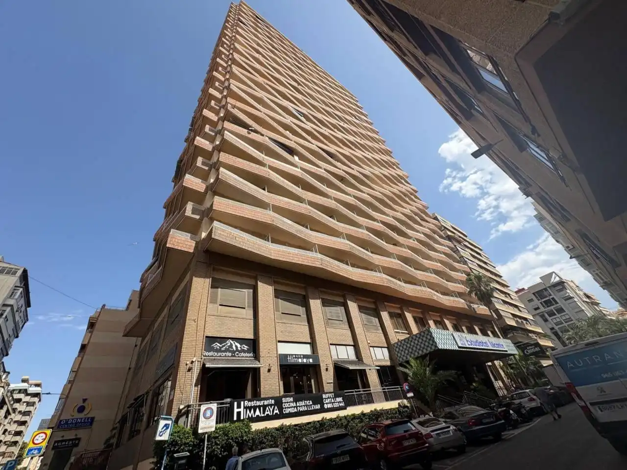 Außenansicht von Wohnung zum Verkauf in Alicante / Alacant mit Klimaanlage, Balkon und Alarm