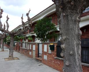 Vista exterior de Casa adosada en venda en Santa Susanna amb Aire condicionat, Calefacció i Jardí privat