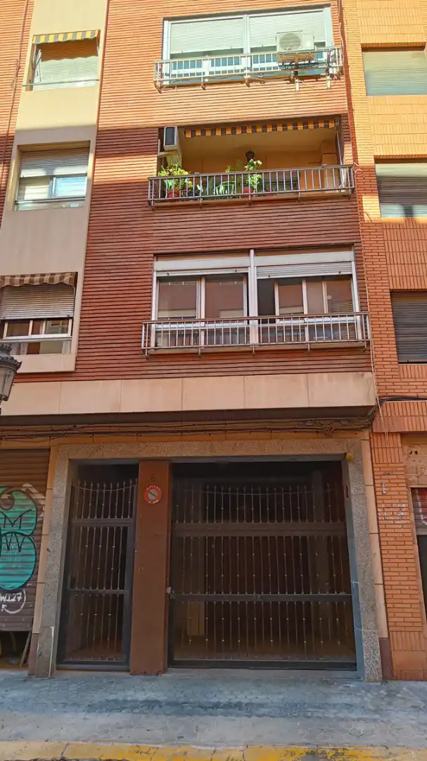 Außenansicht von Wohnung zum Verkauf in Valencia mit Terrasse und Abstellraum