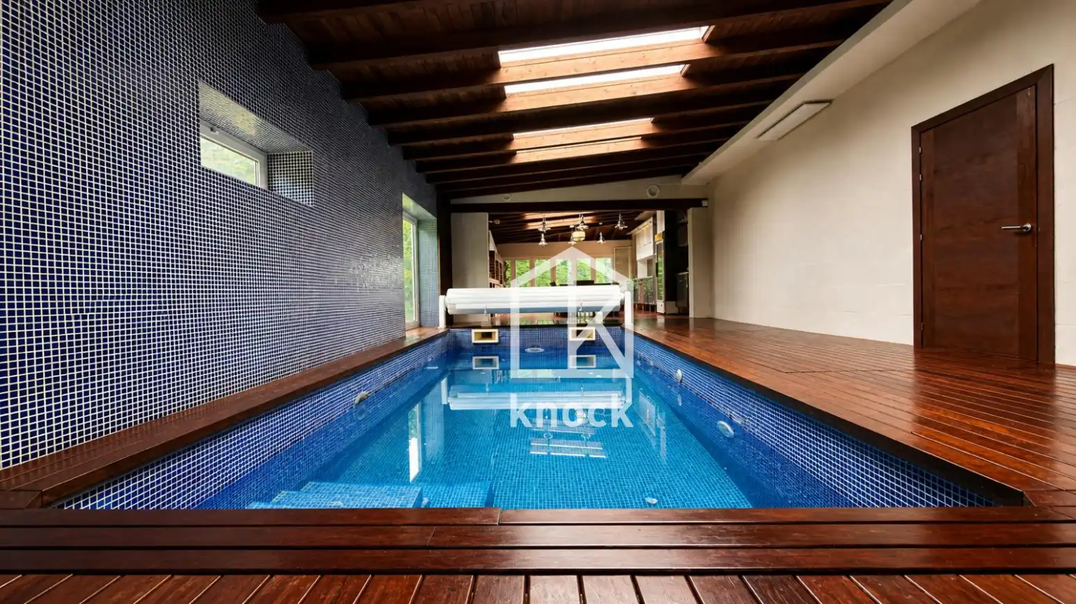 Piscina de Casa o xalet en venda en Oviedo  amb Calefacció, Parquet i Terrassa