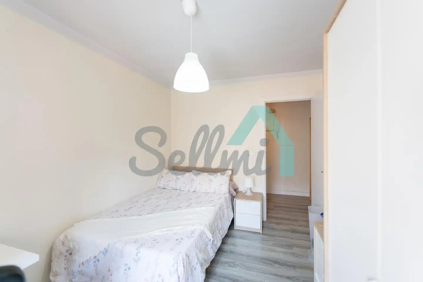 Habitación de Piso para compartir en Oviedo  con Calefacción y Amueblado