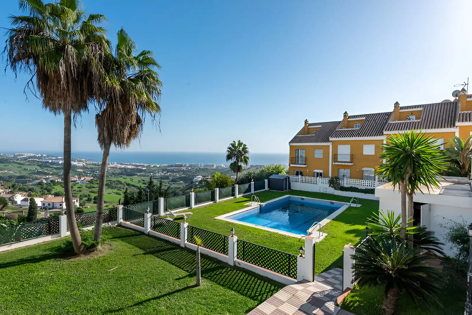 Casa a schiera con piscina in vendita a Manilva Pueblo