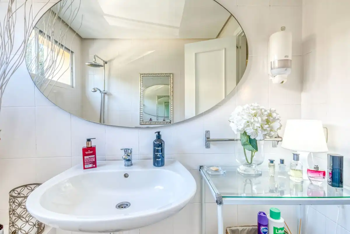 Baño de Planta baja en venta en Estepona con Aire acondicionado, Terraza y Piscina comunitaria
