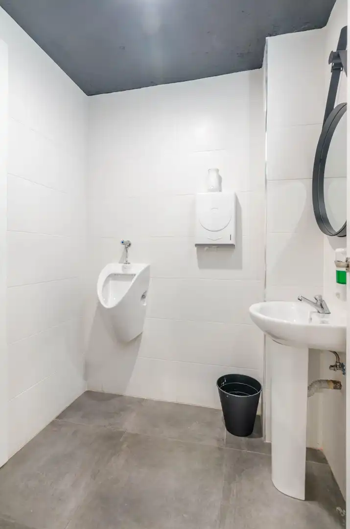 Bathroom of Commercial properties for sale in Oviedo   with Furnished