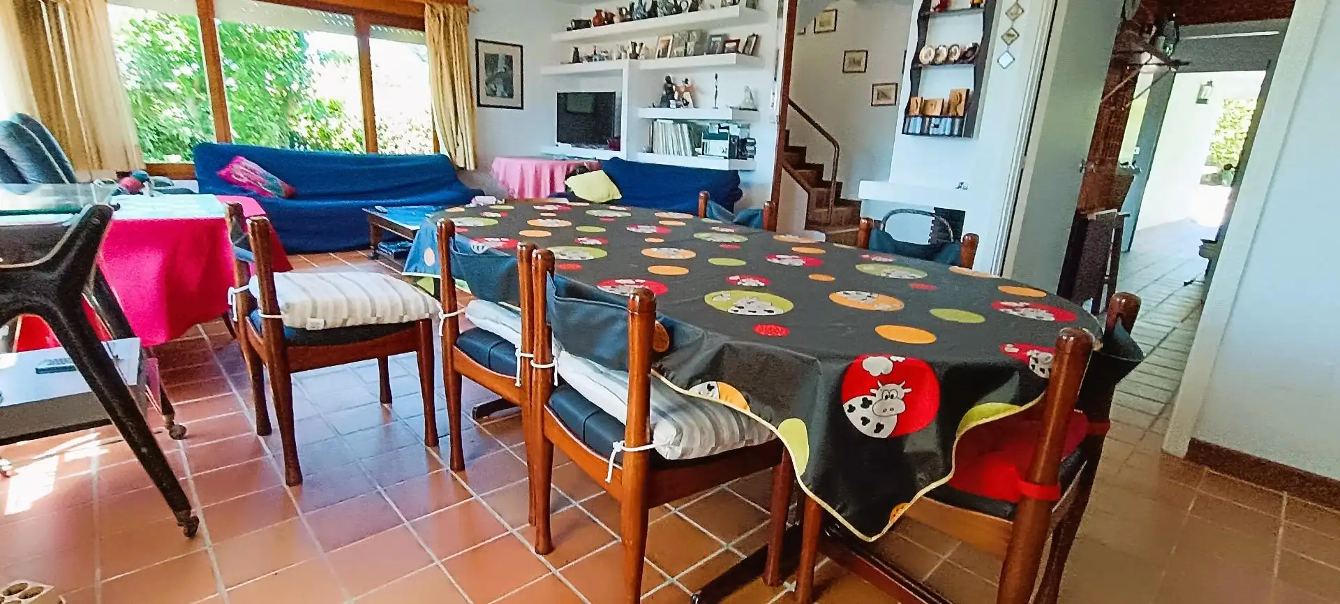 Menjador de Casa o xalet en venda en Oleiros amb Calefacció, Terrassa i Balcó