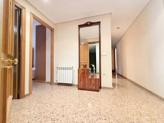 Flat with lift for sale in Oeste, imagen 2