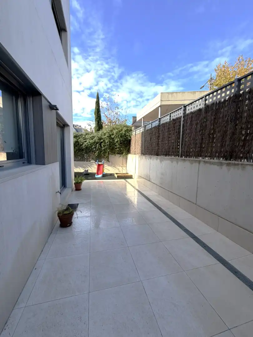 Terraza de Planta baja de alquiler en Boadilla del Monte con Aire acondicionado, Calefacción y Jardín privado