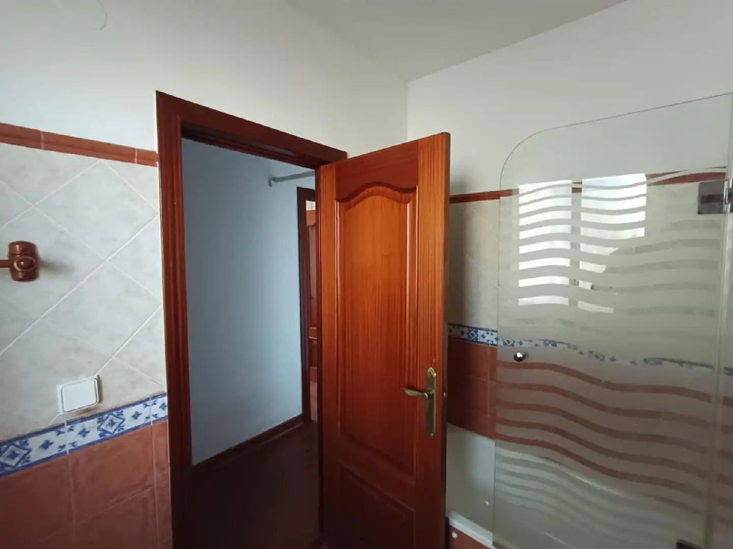 Bany de Casa o xalet en venda en Iznate amb Jardí privat, Terrassa i Traster