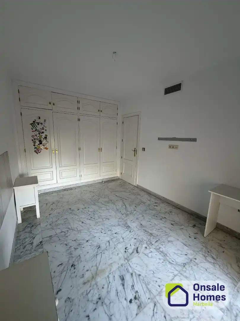 Habitación de Casa adosada en venta en Marbella con Aire acondicionado, Jardín privado y Terraza