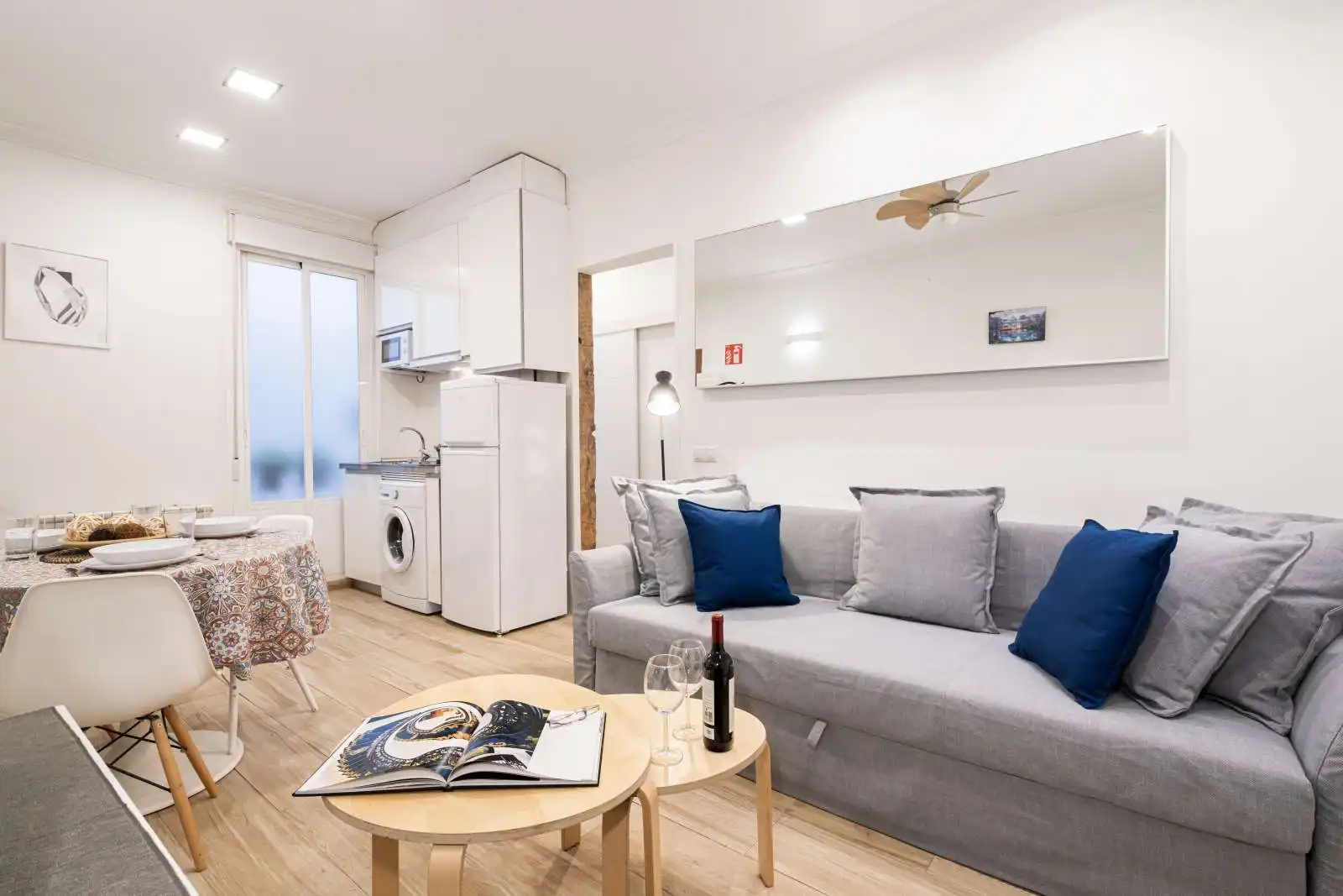 Room in Embajadores - Lavapiés