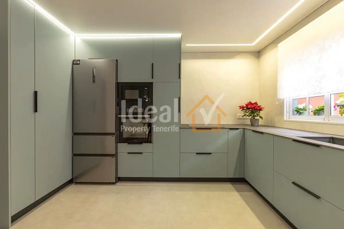 Terraced house with pool for sale in Jardin Botanico, imagen 10