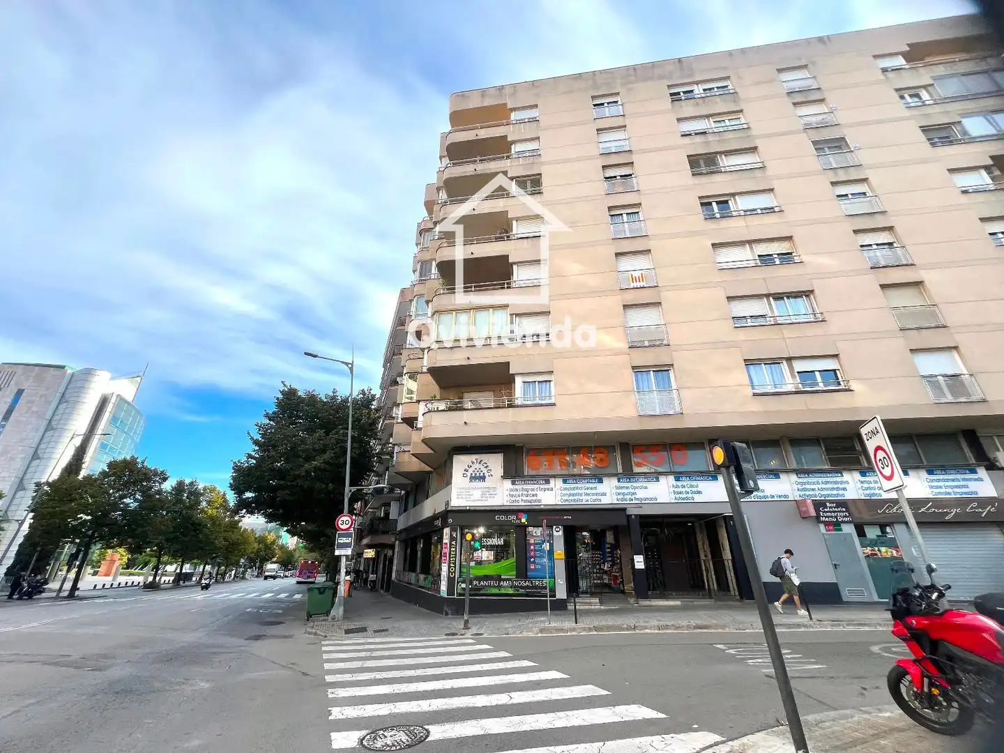 Vista exterior de Oficina de lloguer en Terrassa amb Calefacció i Traster