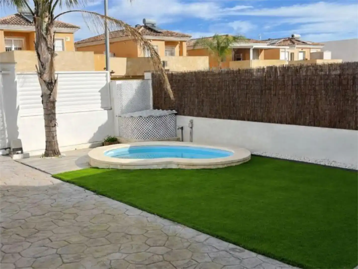 Piscina de Casa o xalet de lloguer en La Pobla de Vallbona amb Aire condicionat i Piscina