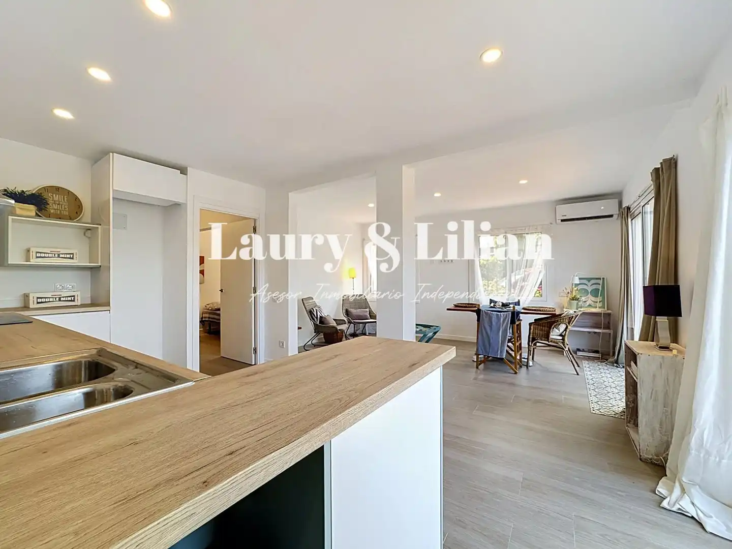 Sala d'estar de Apartament en venda en Llançà amb Aire condicionat, Calefacció i Terrassa