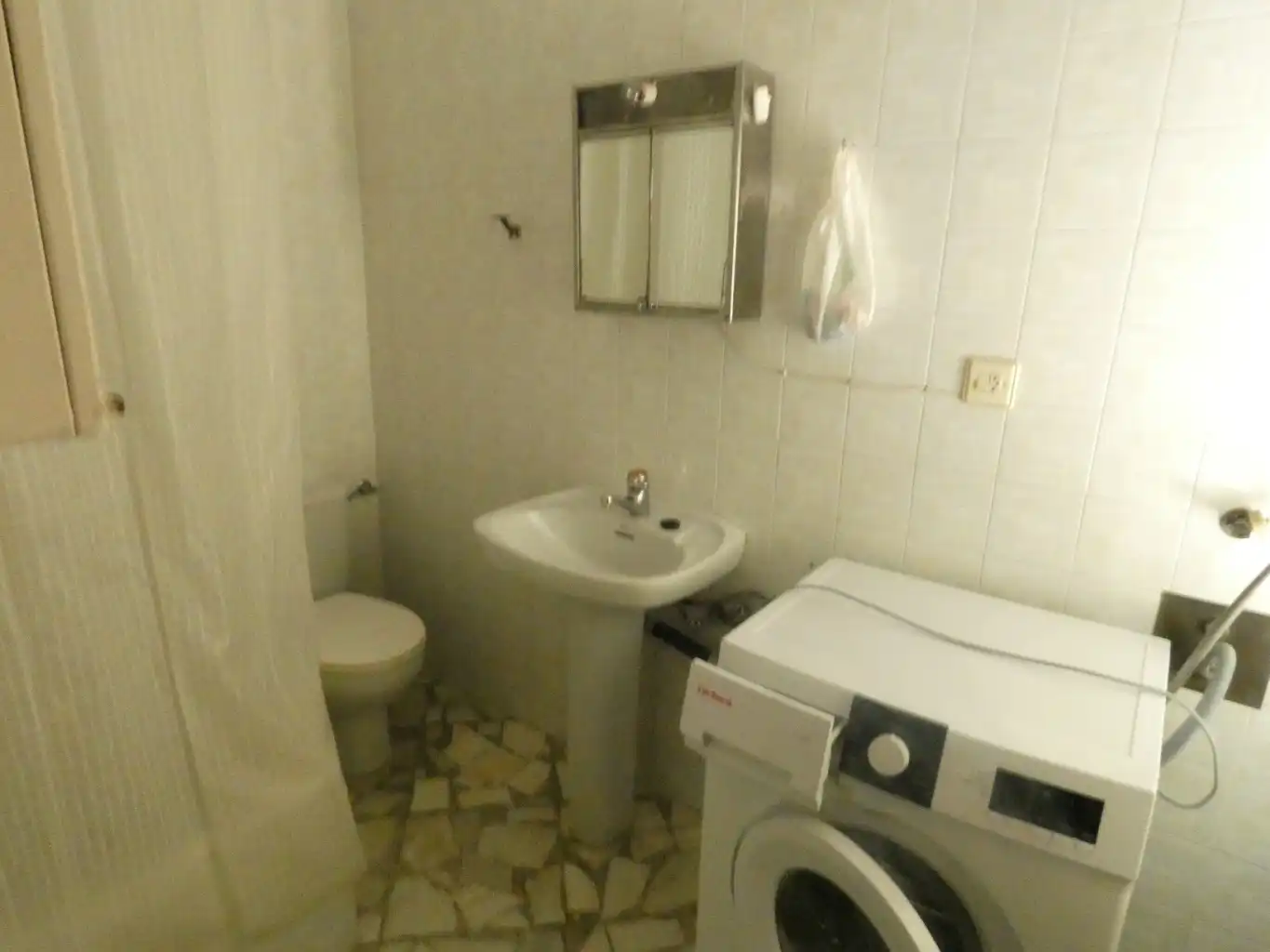 Bathroom of Flat for rent in Azuaga  with Air Conditioner, Heating and Furnished