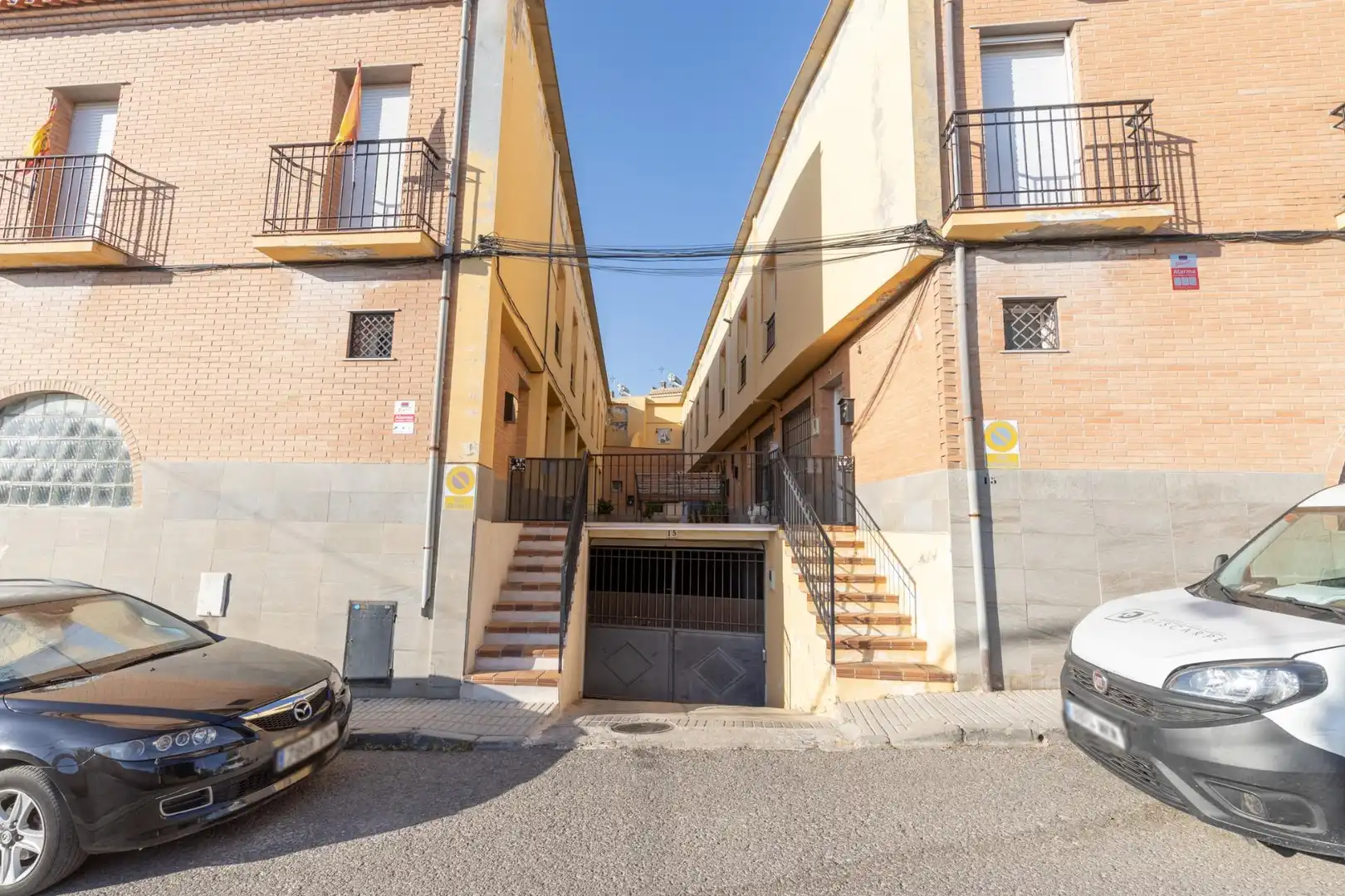 Vista exterior de Casa adosada en venda en Gójar amb Aire condicionat i Calefacció