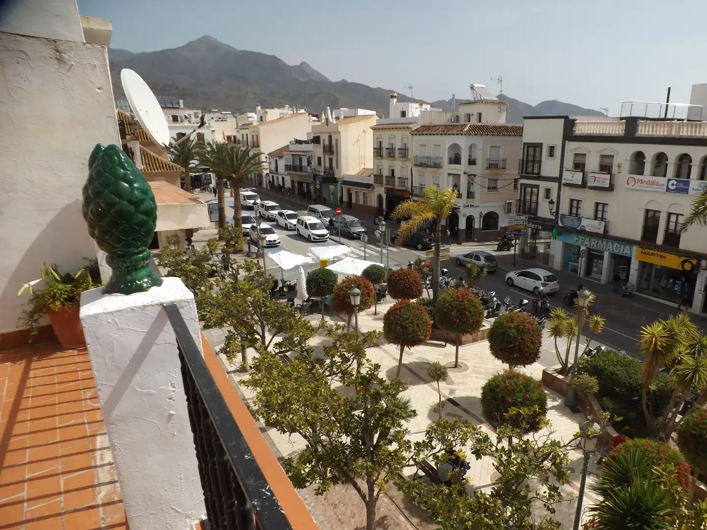 Vista exterior de Edifici en venda en Nerja