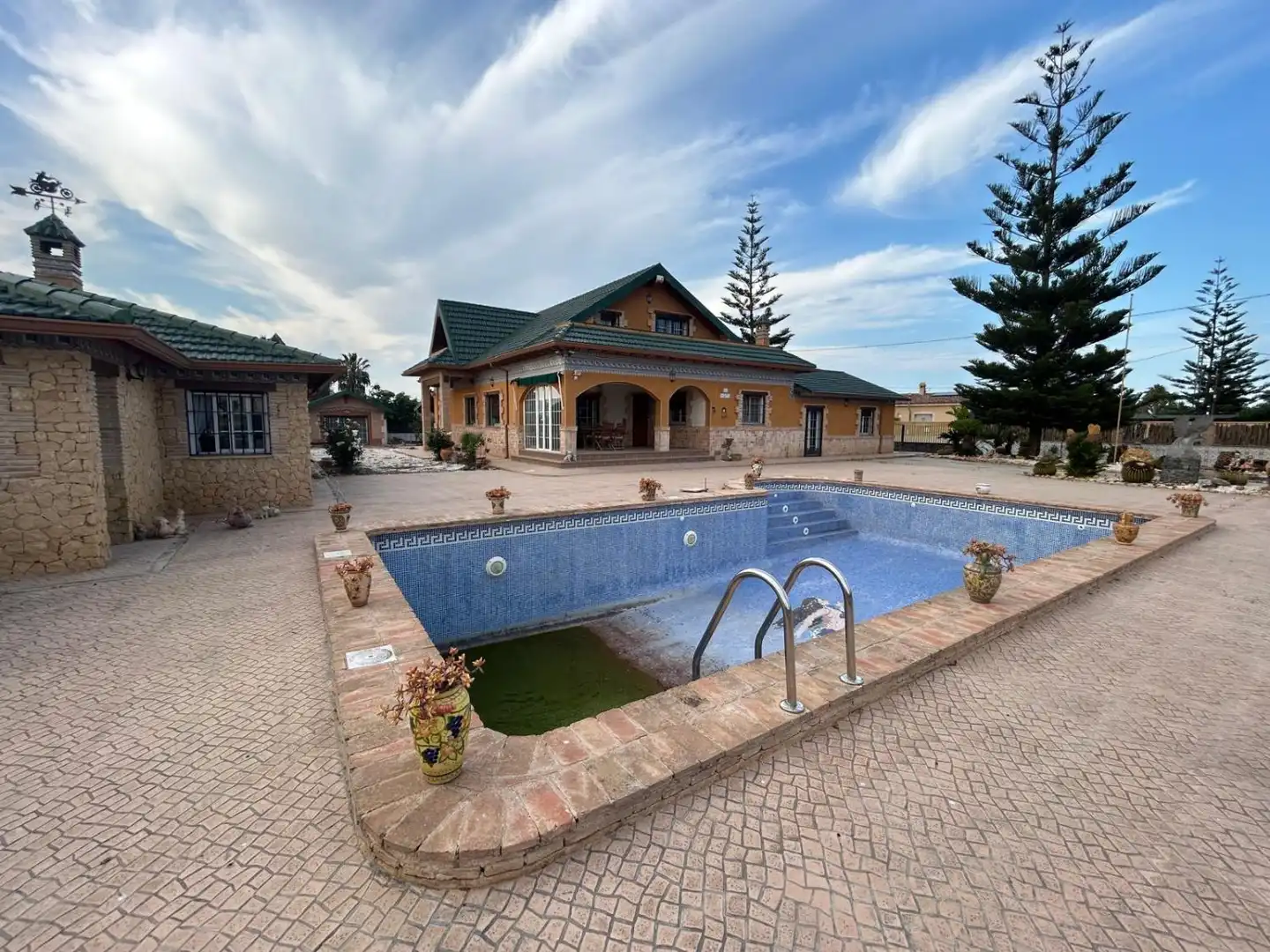 Piscina de Finca rústica en venta en Catral con Jardín privado, Terraza y Trastero