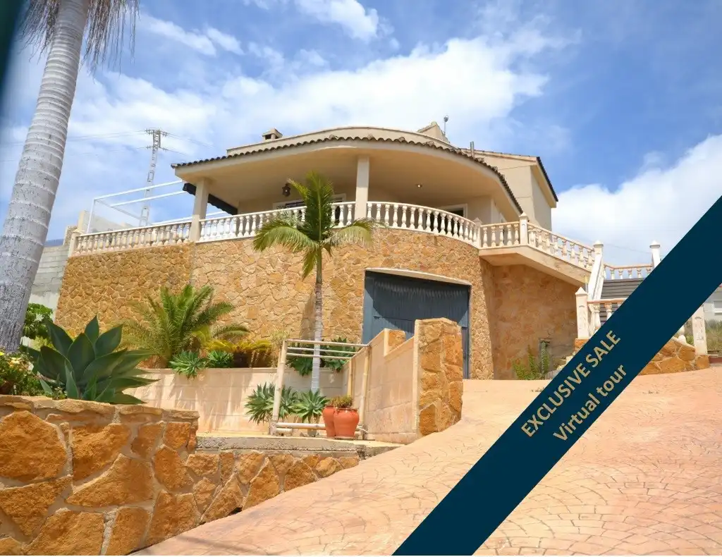 Casa con piscina en venta en Pueblo Acantilado - Lanuza, imagen 2