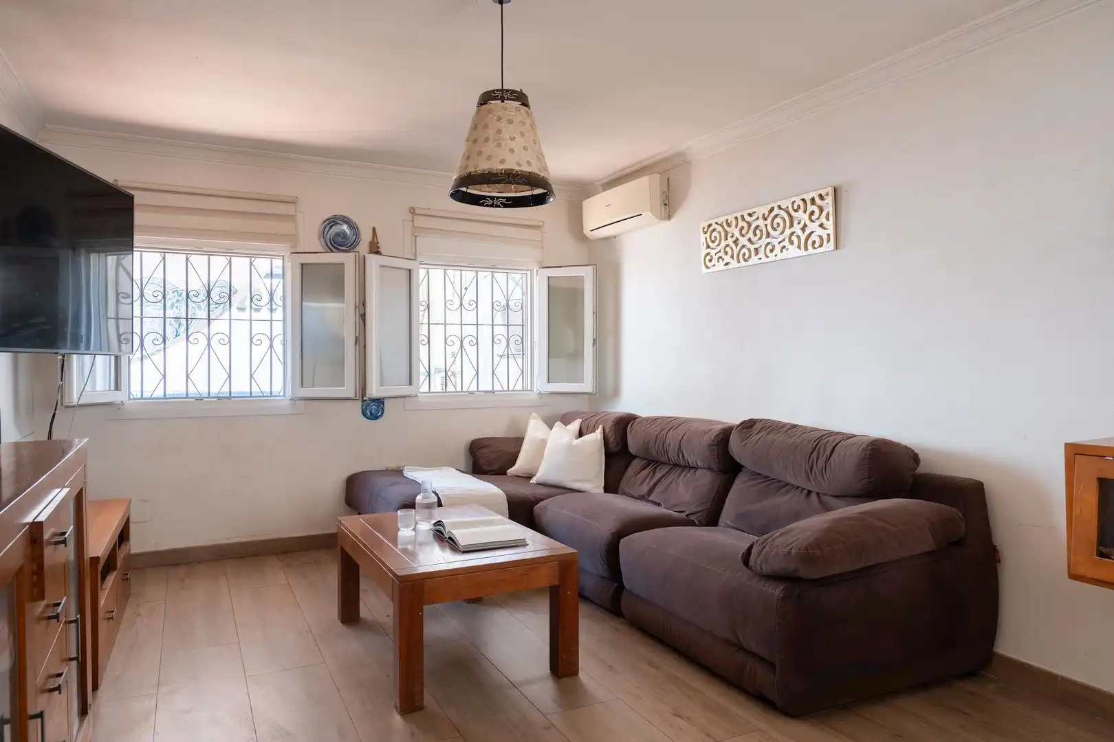 Sala d'estar de Casa adosada en venda en Rincón de la Victoria amb Terrassa i Balcó