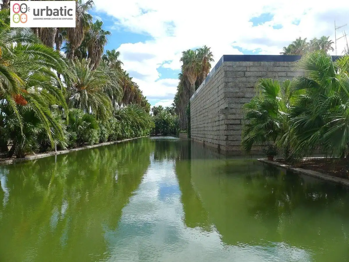 Vista exterior de Casa o xalet en venda en Gandia amb Aire condicionat, Calefacció i Jardí privat
