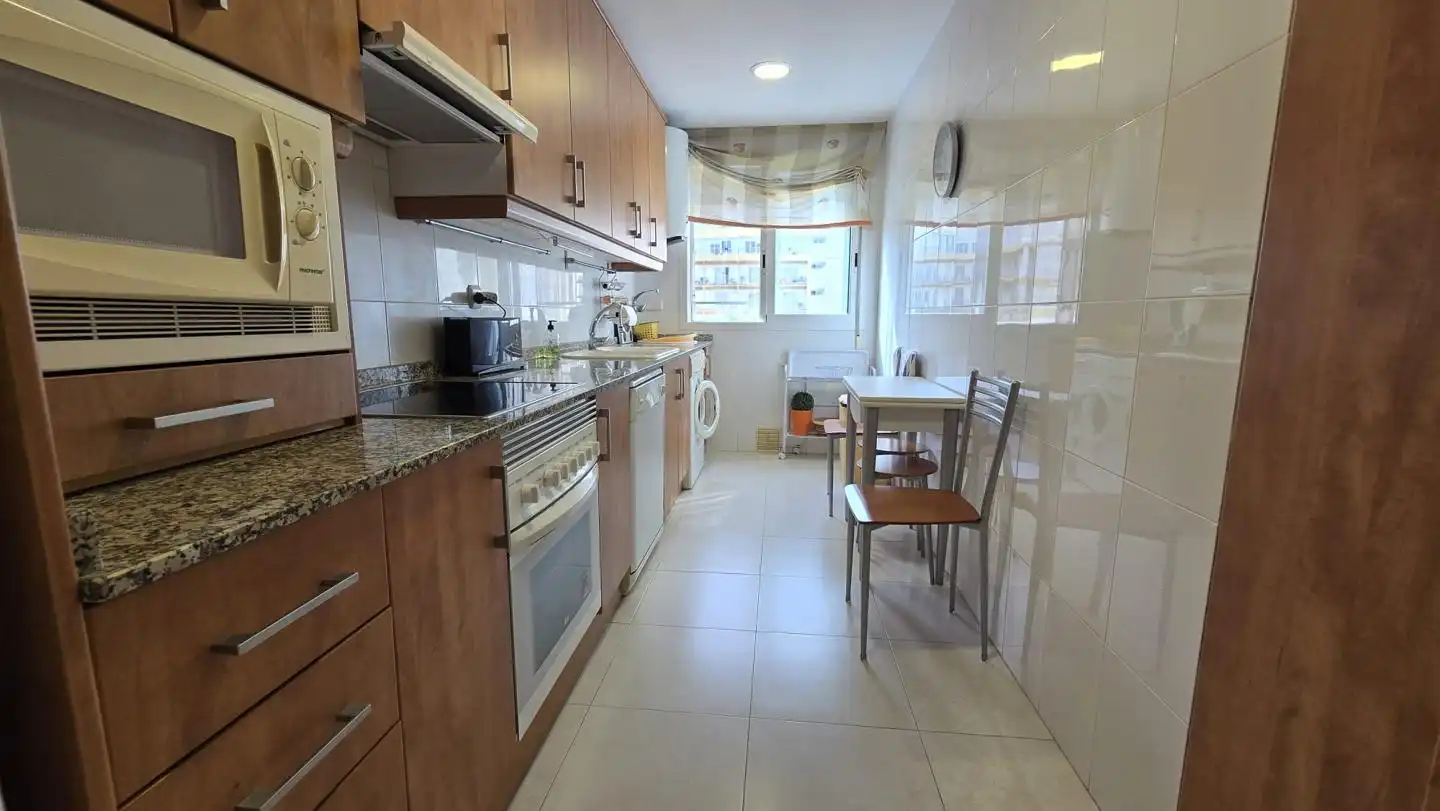 Cocina de Apartamento de alquiler en Gandia con Terraza, Amueblado y Piscina comunitaria
