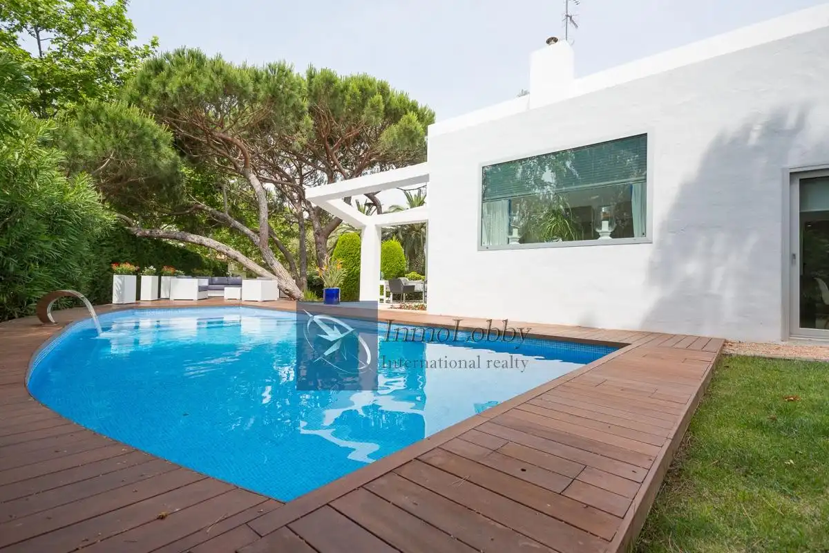 Piscina de Casa o chalet en venta en Castell d'Aro, Platja d'Aro i s'Agaró con Aire acondicionado, Calefacción y Terraza