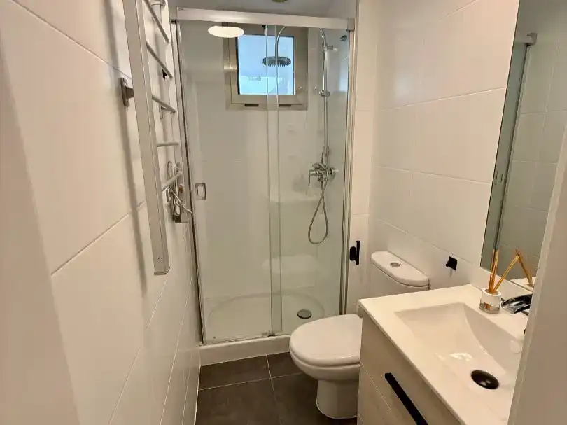 Bany de Pis en venda en Mijas amb Aire condicionat, Piscina i Balcó