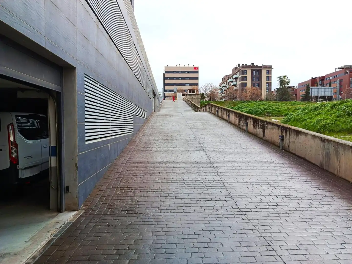 Exterior view of Garage for rent in Granada
