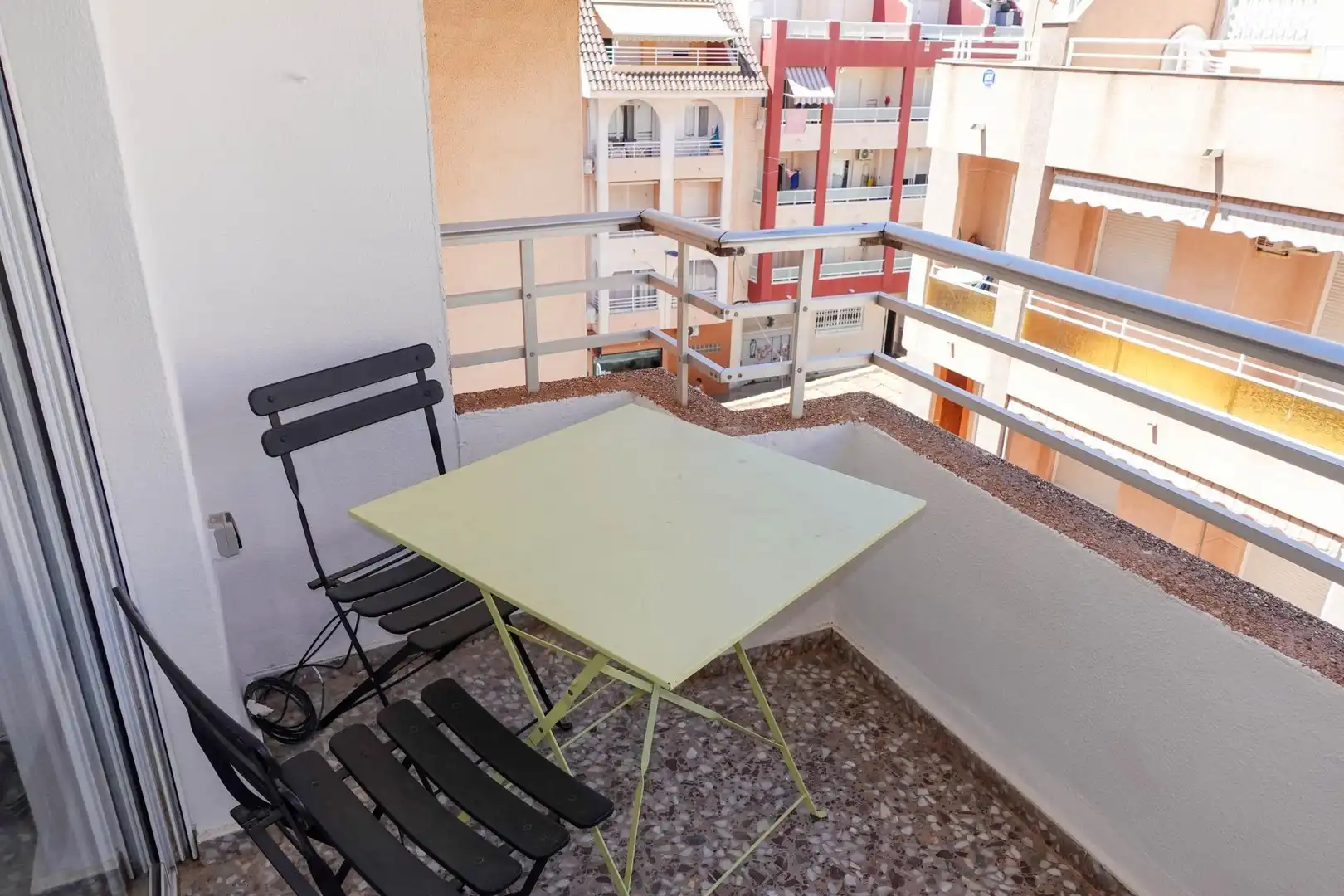 Terrassa de Pis de lloguer en Torrevieja amb Aire condicionat, Calefacció i Moblat