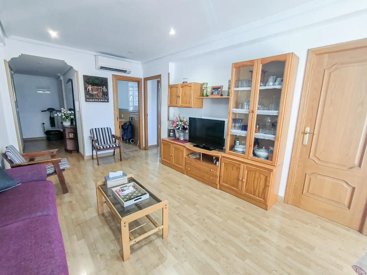 Wohnzimmer von Wohnung zum Verkauf in Benidorm mit Klimaanlage, Parkett und Terrasse