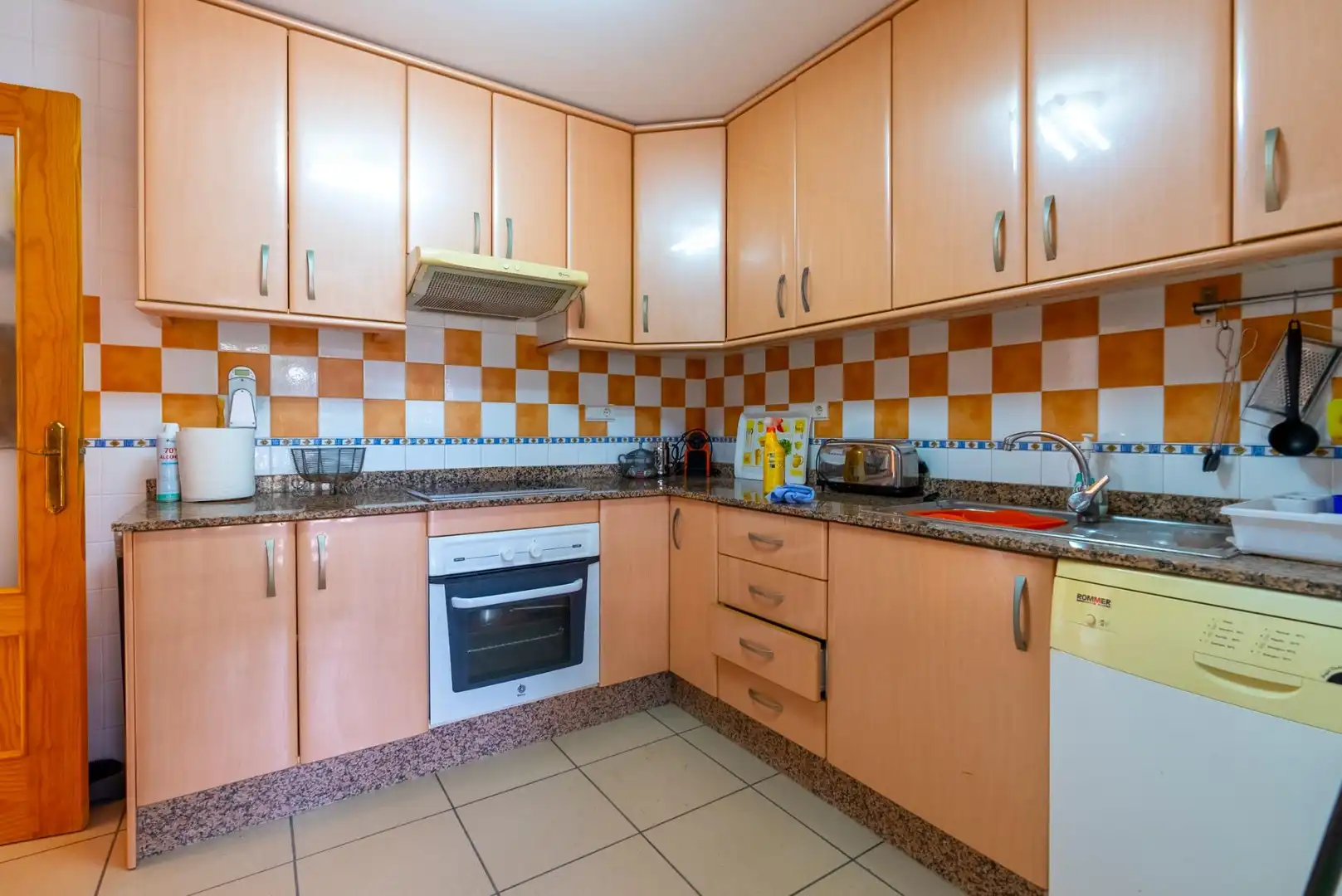 Cocina de Planta baja en venta en El Campello con Aire acondicionado, Calefacción y Jardín privado